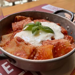 Rigatoni al Pomodoro & Stracciatella