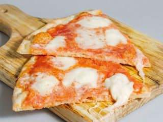 Pizza bufala al piatto