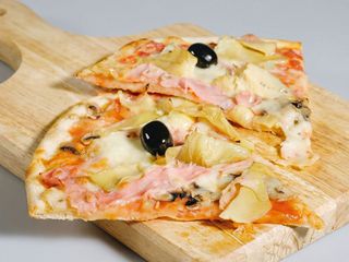 Pizza capricciosa al piatto