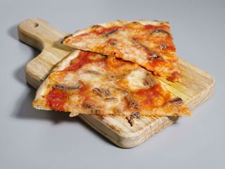 Pizza Napoli al piatto