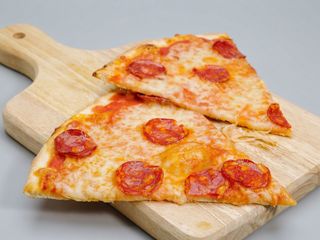 Pizza diavola al piatto