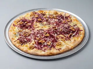 Pizza la radicchio al spicchio