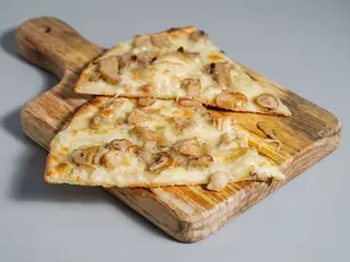 Pizza porcini al spicchio