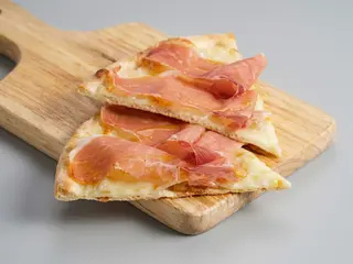 Pizza prosciutto crudo al spicchio