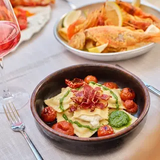 Agnolotti ripieni di burrata