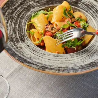 Paccheri con salsiccia a punta di coltello