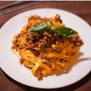 Tagliatelle al ragù tagliato al coltello 