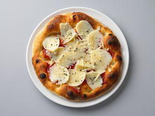 Pizza 4 formaggi media