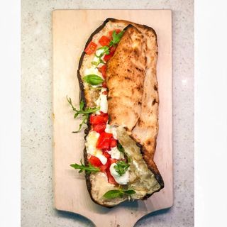 Panuozzo caprese