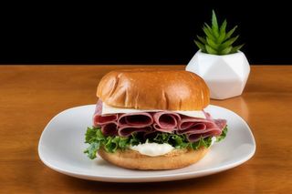 Pan brioche con salumi