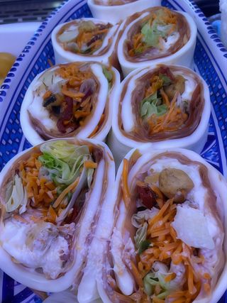 Rotolo di mozzarella ripieno 