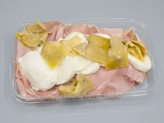 Prosciutto cotto, mozzarella, carciofini sott'olio