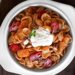 Orecchiette con ragù di polpo e stracciatella