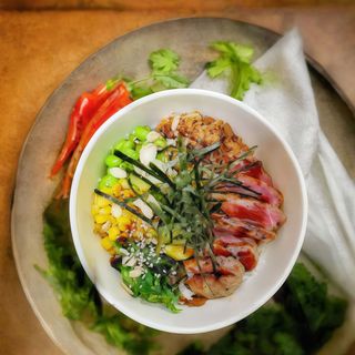 Pokè manzo style asian grill