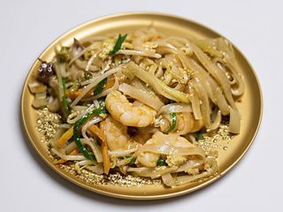 Pad thai tradizionale con gamberi e tamarindo