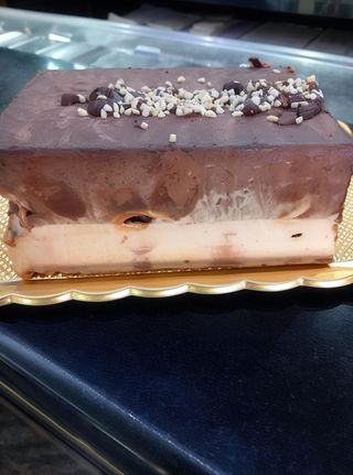 mattonella di gelato gianduia e nocciola per 8/10 persone