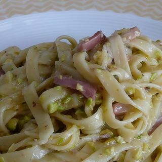 Pasta funghi porcini e pistacchio