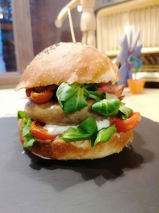 Zampina burger (con patate al forno)
