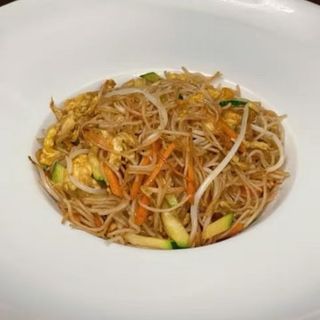 132. Spaghetti di riso con verdure