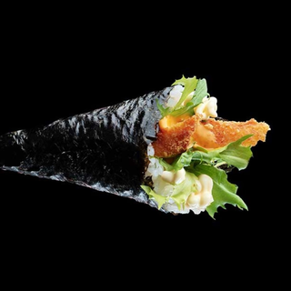 57. Temaki pollo fritto