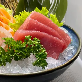64. Sashimi misto - 6 pezzi