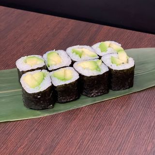72. Hossomaki avocado