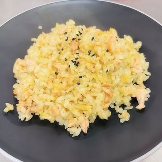 128 Riso con salmone