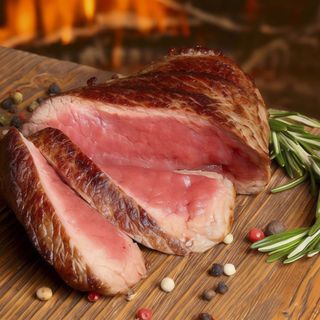 Tagliata di vitello agli aromi