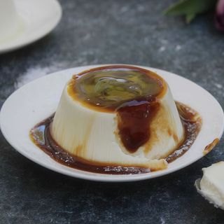 Panna cotta homemade variegata al caramel    