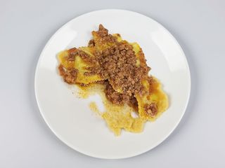 Ravioli al ragù toscano