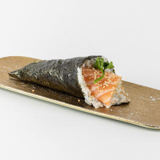 79. Temaki Salmone