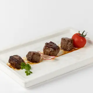 197. Manzo Black peper
