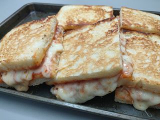 Pizza con Salsiccia e Patate fritte