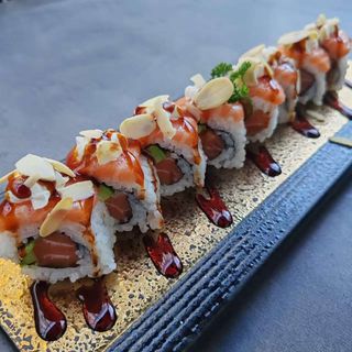 almond salmon roll