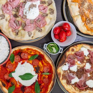 5-Salame piccante, pomodorini secchi e stracciatellaella