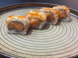 163. Spicy salmon - 4 pezzi