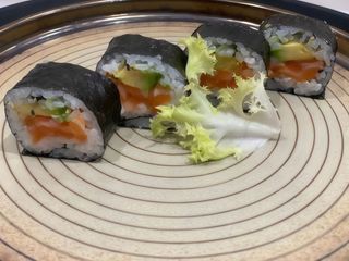 74A. Futomaki sake - 4 pezzi