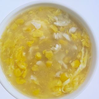 Zuppa di pollo e mais