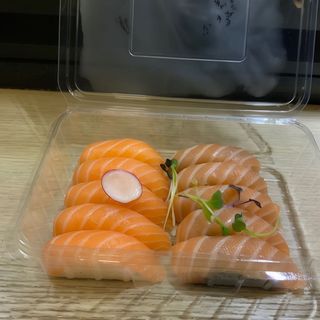 Sushi nigiri black & white