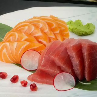 Sashimi sake maguro