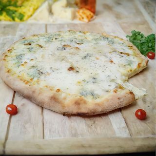 Pizza quattro formaggi