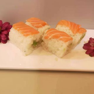 171. Fresh Salmone E Avocado 8pz