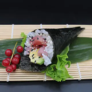 84 Temaki maguro
