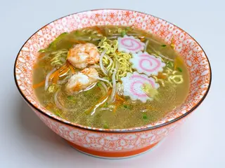 172 Ramen con gamberi