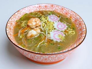 172 Ramen con gamberi