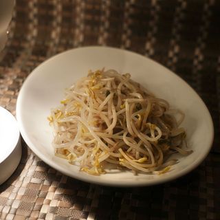 Germogli di soia saltati