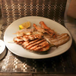 Misto di pesce alla griglia