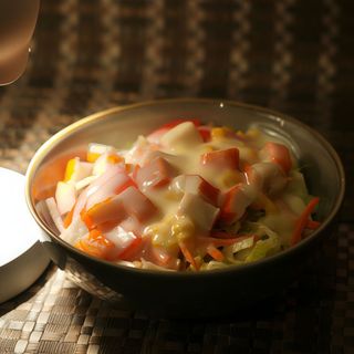 Insalata mista con polpa di granchio º