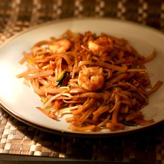 Pad thai (tagliatelle di riso) con gamberi