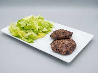 Hamburger di scottona 200 g con patate al forno